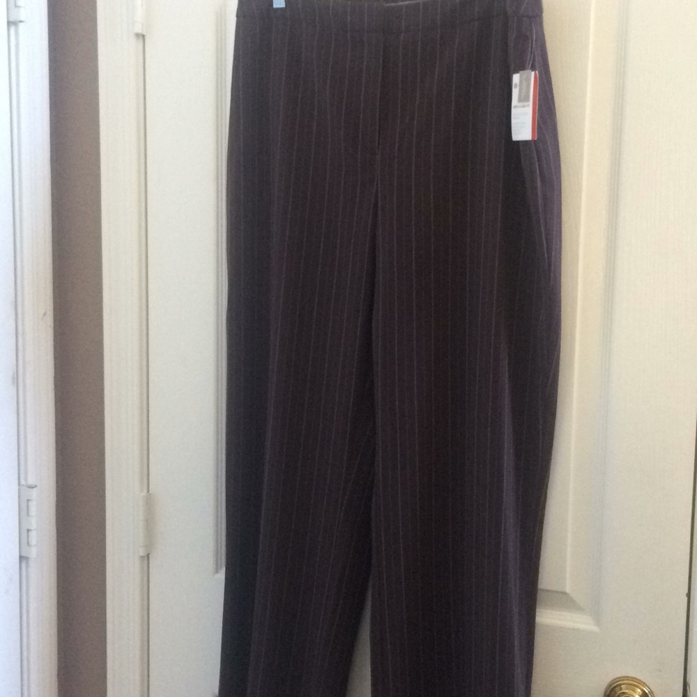 FINAL MARKDOWN Ladies croft & barrow Stretch Slacks 16